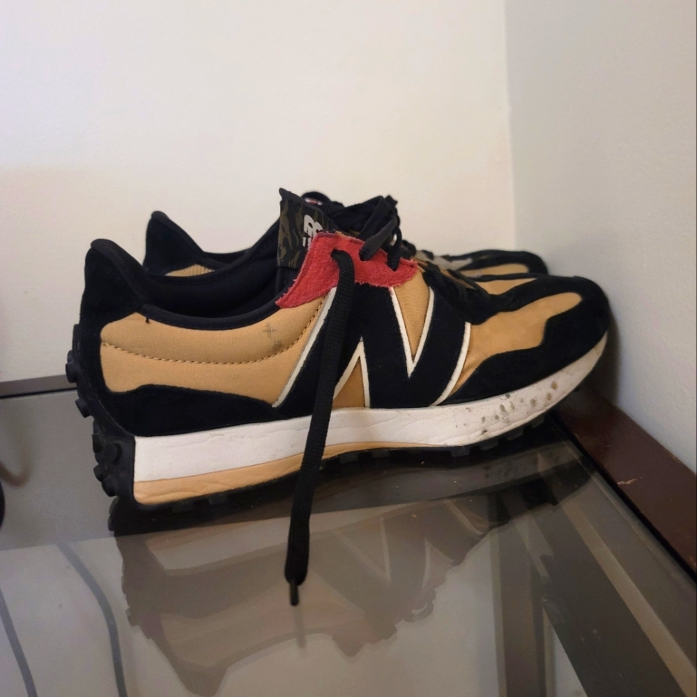 New Balance Black and Tan Sneakers - Picture 4 of 6
